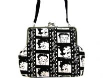 Betty Boop Film Bag with kiss lock. Made of fabric and detachable single strap . 