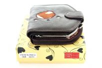 Genuine Leather Ladies Wallet. The wallet comes with Gift Box.