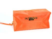 Nylon cosmetic bag. Top zipper closing.