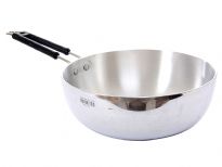 Aluminum 10.75 inches Wok with Bakelite handle.